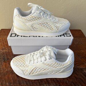 Women's Fashion Sneakers by Dream Pairs, Size 7.5 New in Box